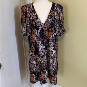 Michelle et Muchette  Floral V-Neck Mini Dress